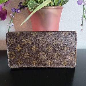 Louis Vuitton Monogram Canvas Trifold Wallet💥